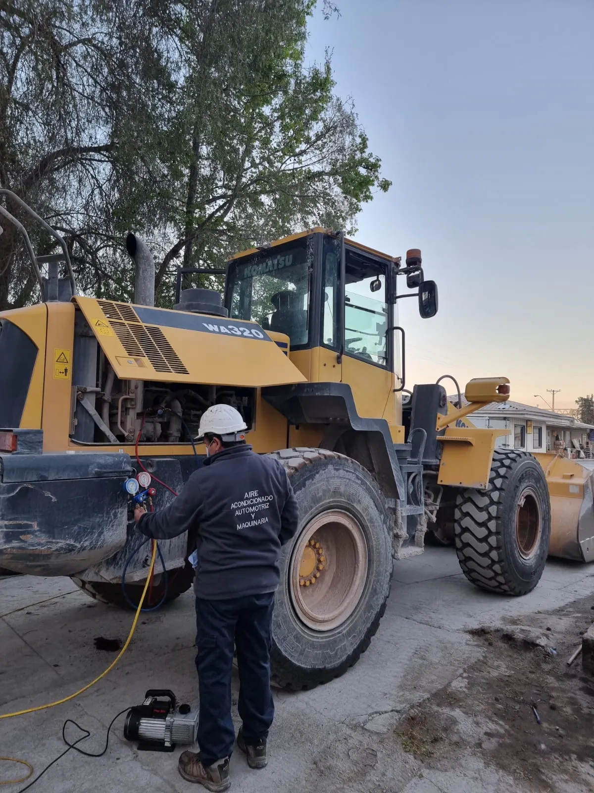 Cargador Komatsu WA320